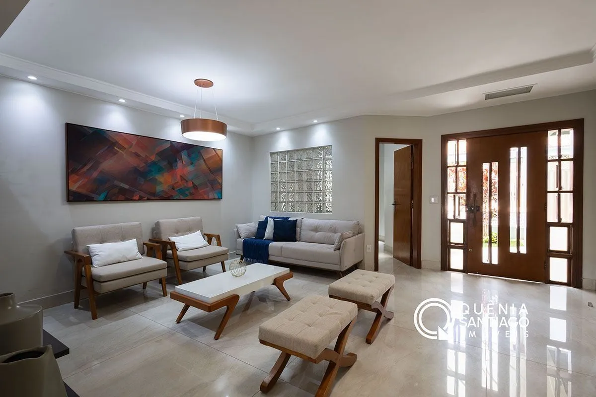 Esta casa é daquelas que abraçam. Espaçosa, reformada e pensada para viver bem c...