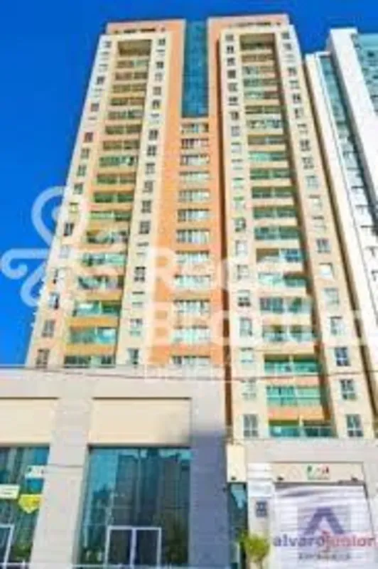 Apartamento em andar alto, de canto, nascente, com ótima iluminação e ventilação...