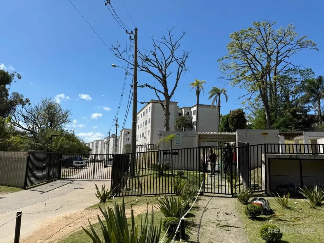 Apartamento 41m², 2 dormitórios, todo reformado aspecto de novo. Preço e disponi...