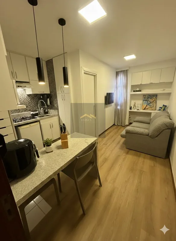 Batista Soluções Imobiliárias vende excelente kit no Sudoeste, porteira fechada,...