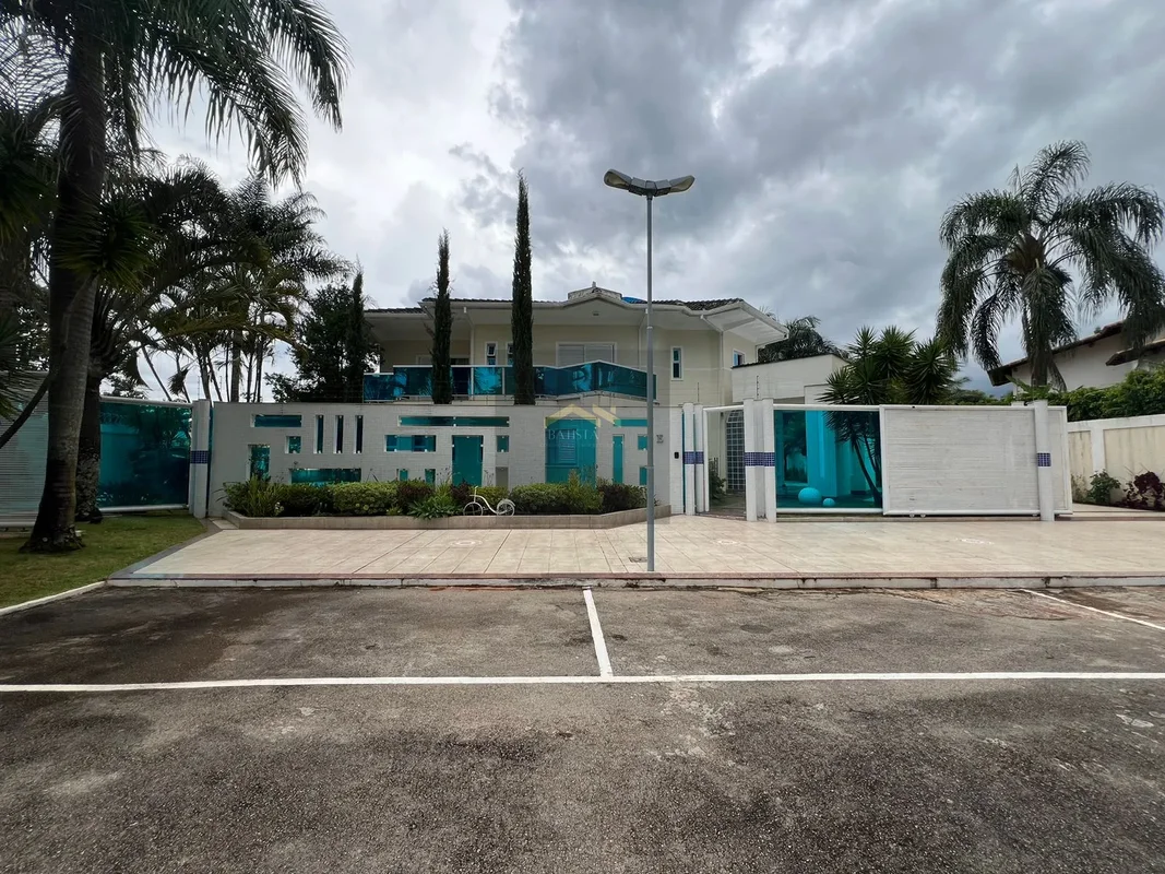 Batista Soluções Imobiliárias vende excelente casa de alto padrão na Quadra 16 d...
