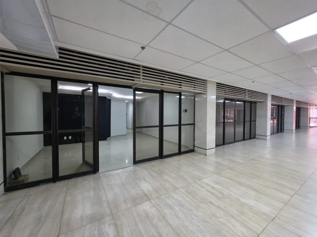 Oportunidade Comercial Exclusiva no Centro de Brasília.Apresentamos um espaço co...