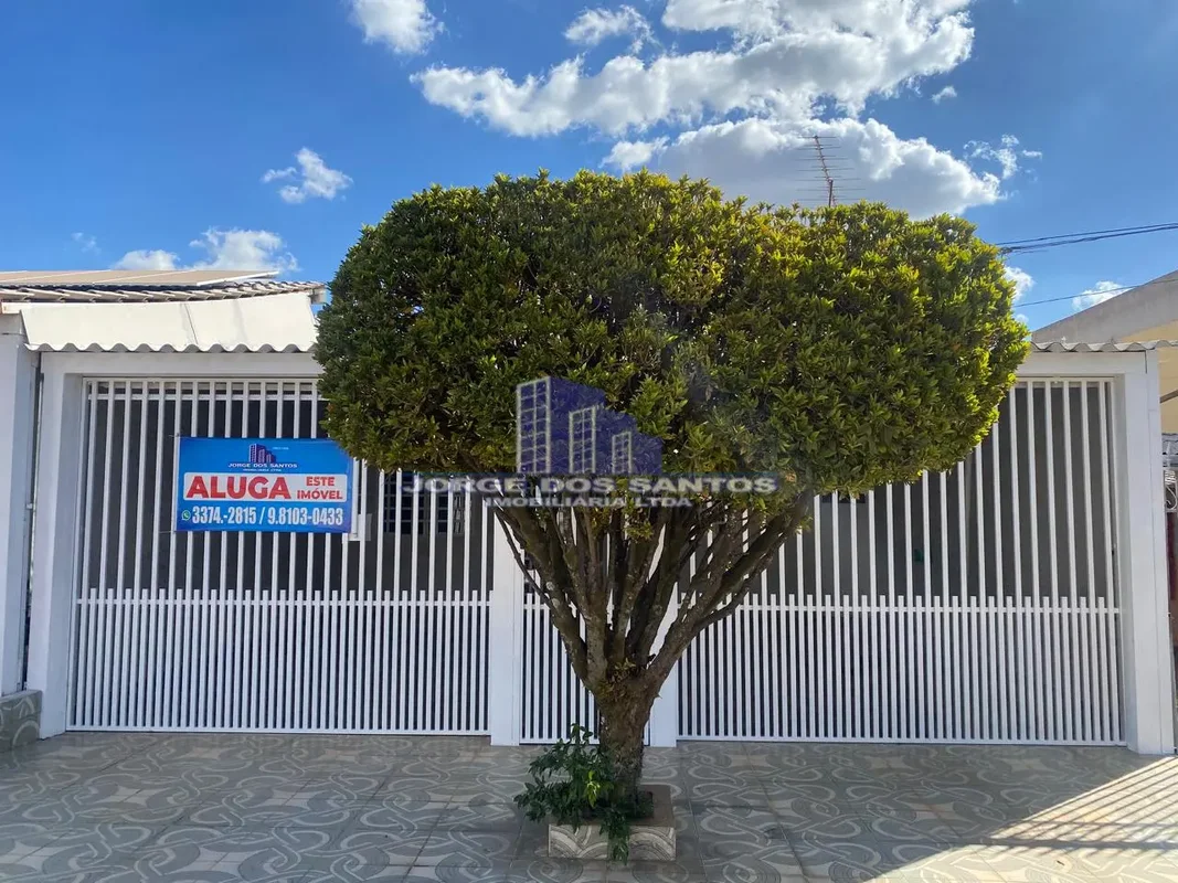 Se você busca uma residência confortável e prática em Ceilândia Norte, a casa lo...