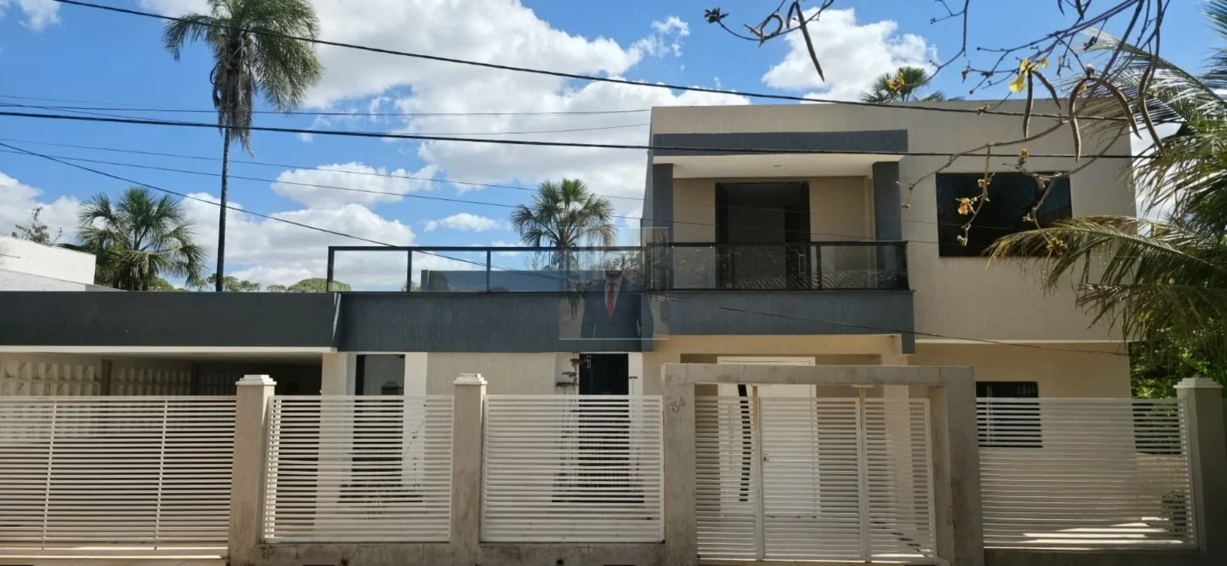Casa em Condomínio Fechado – 3 Quatros (2 Suítes) e Lazer Completo – Jockey Club...