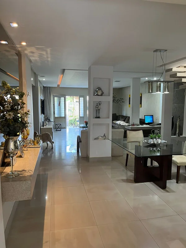 Belíssima residência na Quadra 6 – SobradinhoProjeto moderno com conceito aberto...