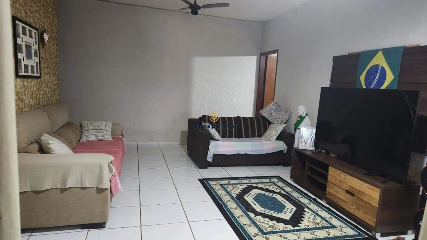 Casa térrea, bem arejada e iluminação natural, localizada no Condomínio Vale Ver...