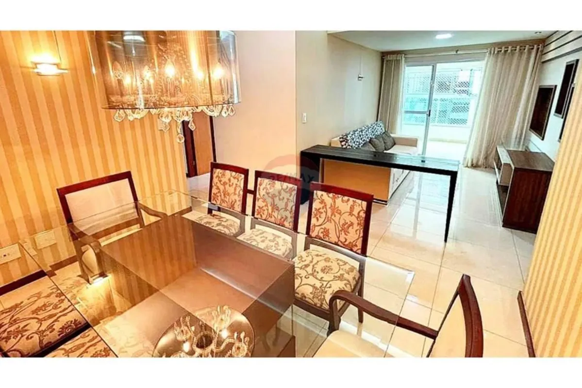 114 m² de área privativa, totalmente reformados com piso em porcelanato e marcen...