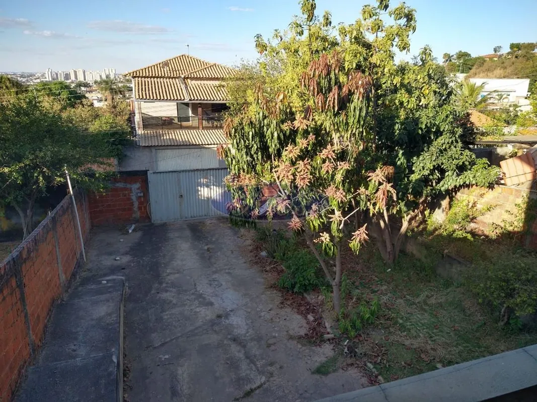 IMOBILIÁRIA RIOS ALUGA EXCELENTE CASA DE 3 QUARTOS (1 SUÍTE) NA MSPW QUADRA 4 CH...