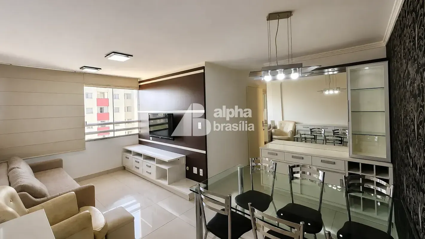 Imóvel completo, mobiliado e pronto para morar! Sala com armário, sofá, rack, pa...