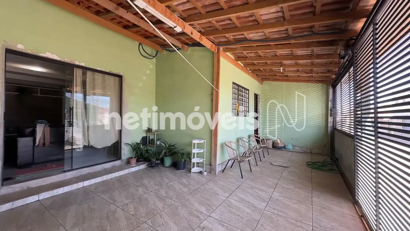 CASA - 3 QUARTOS - QR 215 - SAMAMBAIA NORTEA QR 215, em Samambaia Norte, está lo...