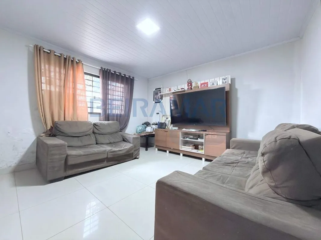 Se você procura uma casa confortável, totalmente mobiliada e pronta para morar, ...