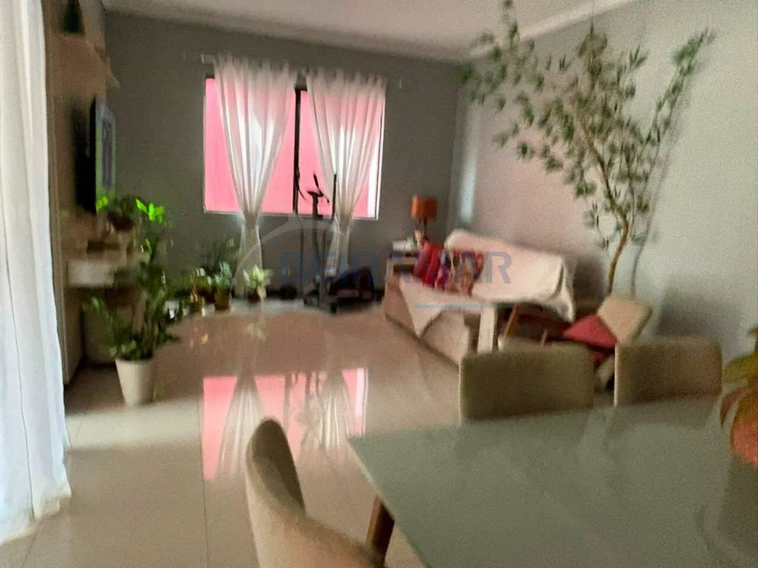 Apartamento Térreo de 175 m² com 4 Quartos e 2 Suítes - Marginal da EPTG (Vicent...