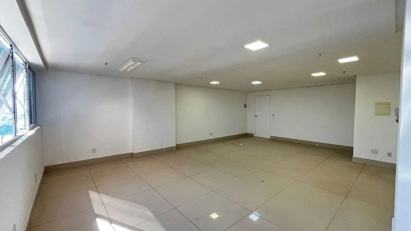 SALA COMERCIAL - EDIFÍCIO TERRA OFFICE - XXX604Sala ampla, com muito espaço e co...