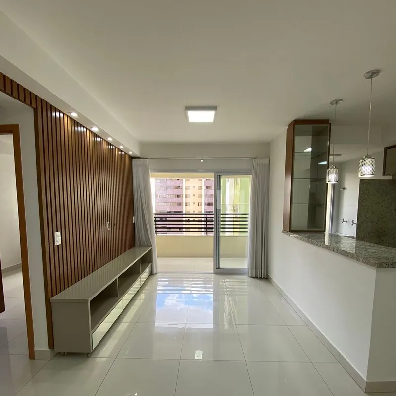 Apartamento de 67 m², completo em armários, climatizado e com varanda separada, ...