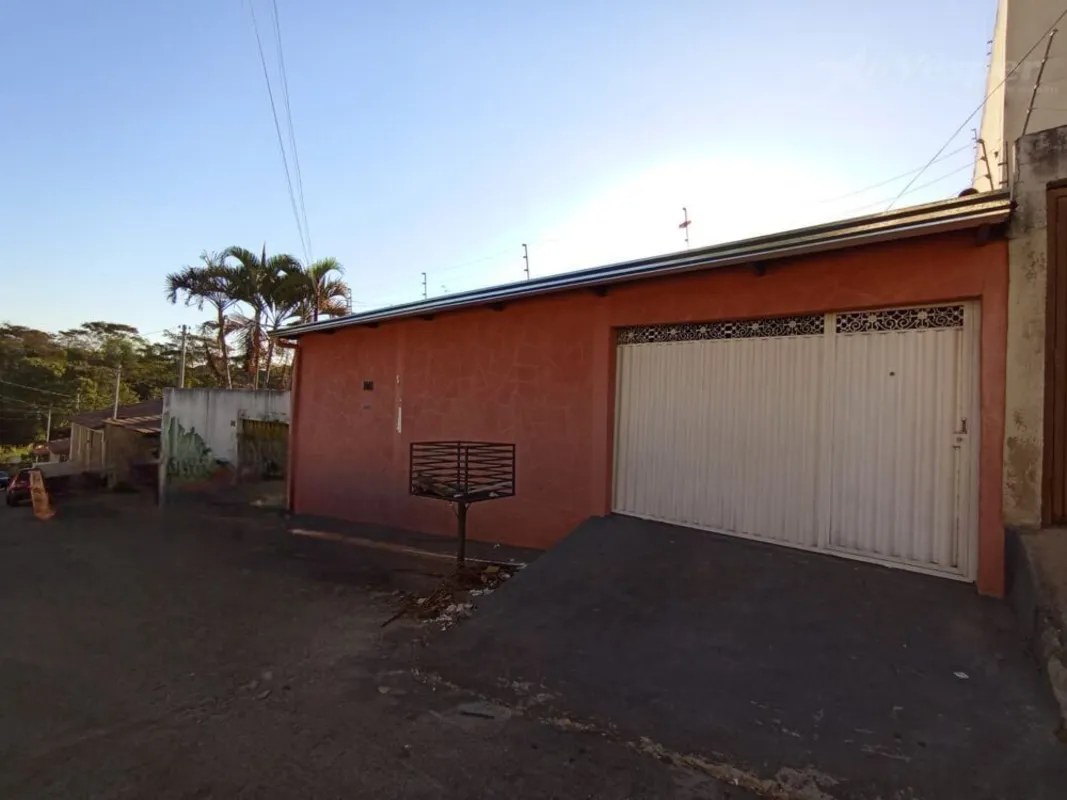 Casa à venda com 3 quartos sendo 1 suíte, com 436,00m² de área total, localizada...