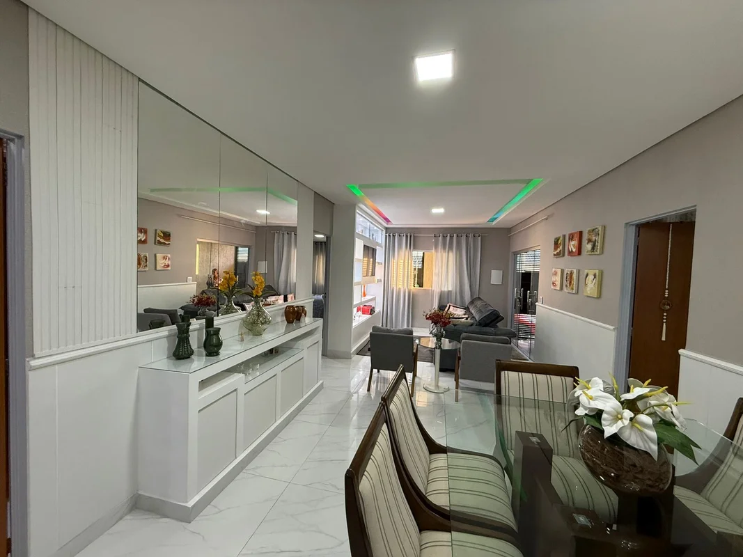 Casa a venda em Ceilândia Sul - Alto Padrão QNP 30Composição:-3 Quartos Sendo 3 ...