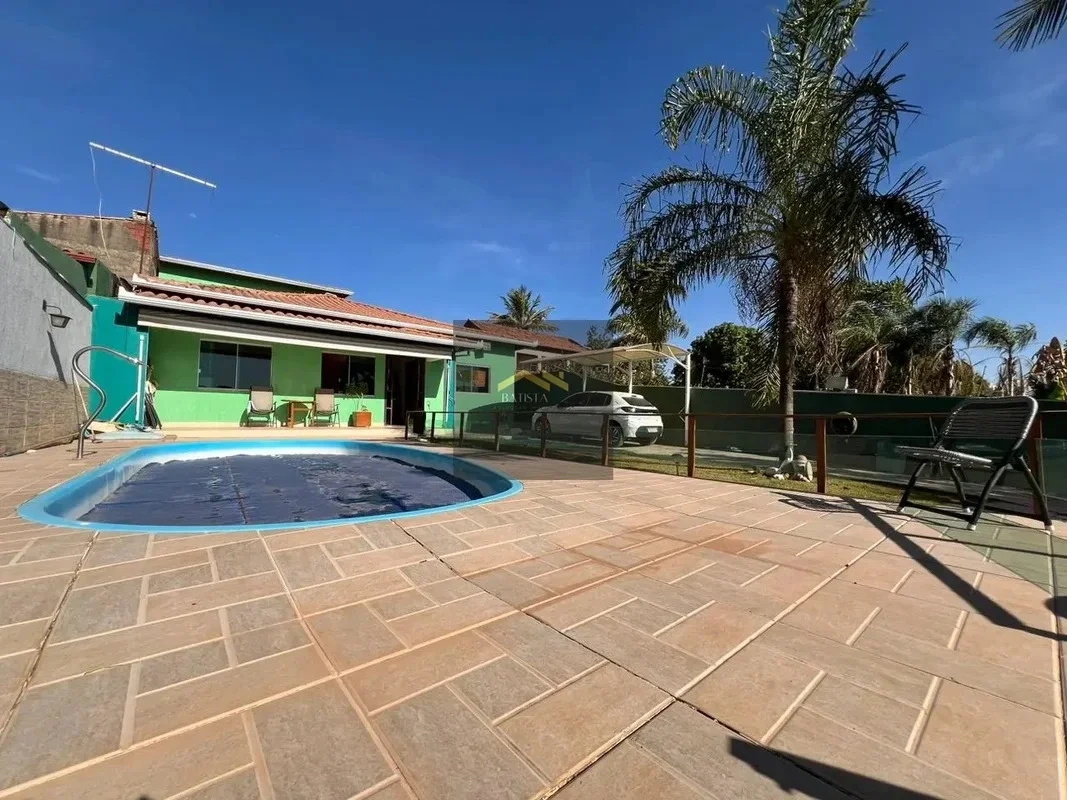 Batista Soluções Imobiliárias vende:Excelente casa localizada na Colônia Agrícol...