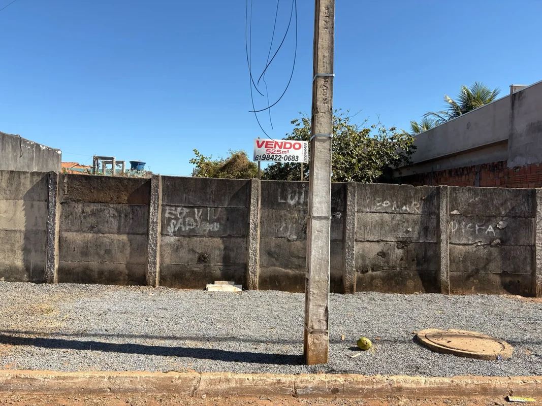 Vendo TerrenoLocalizado no Parque Lago na Rua 03, Quadra 05, Lote 20525 metrosCe...