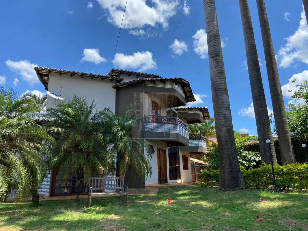 CASA COLONIAL ESPAÇOSA EM VICENTE PIRES – R$ 1.598.000,00Excelente oportunidade ...