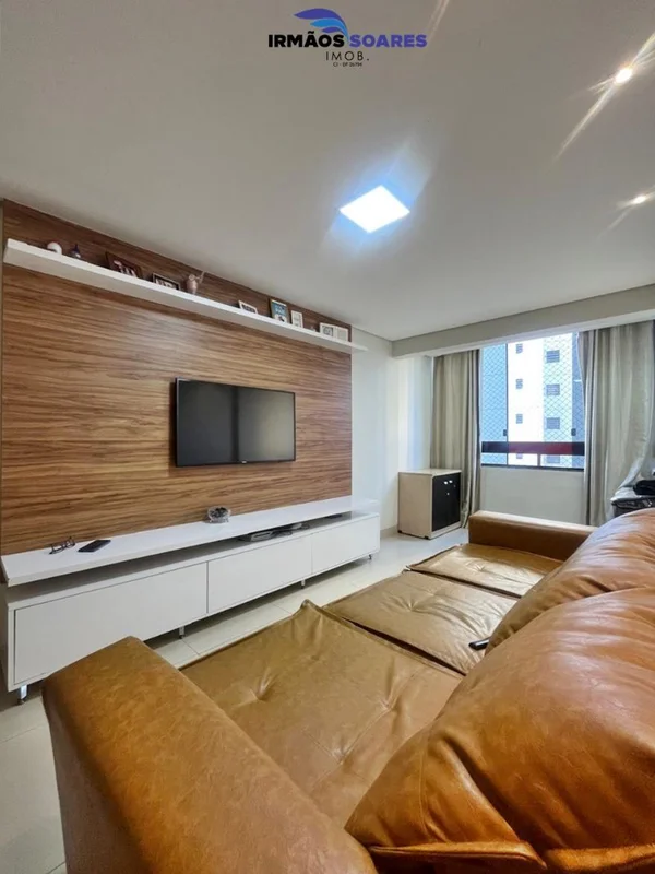Apartamento 100% reformado, vaga de garagem..Distribuído em sala de dois ambient...