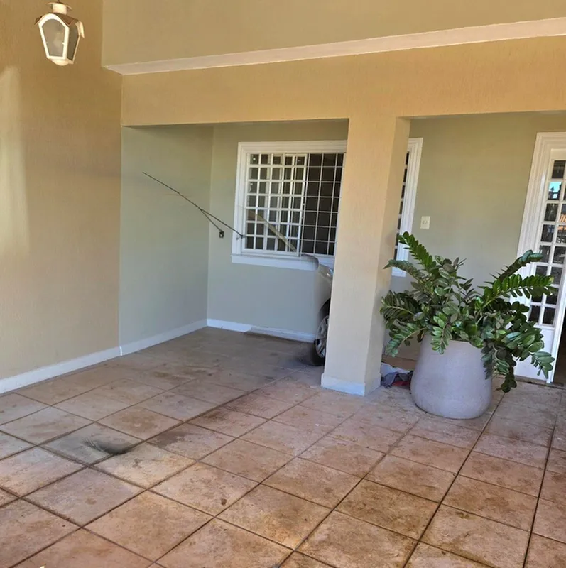 Casa térrea à venda em uma das melhores quadras do Guará, Brasília/DF, próxima a...