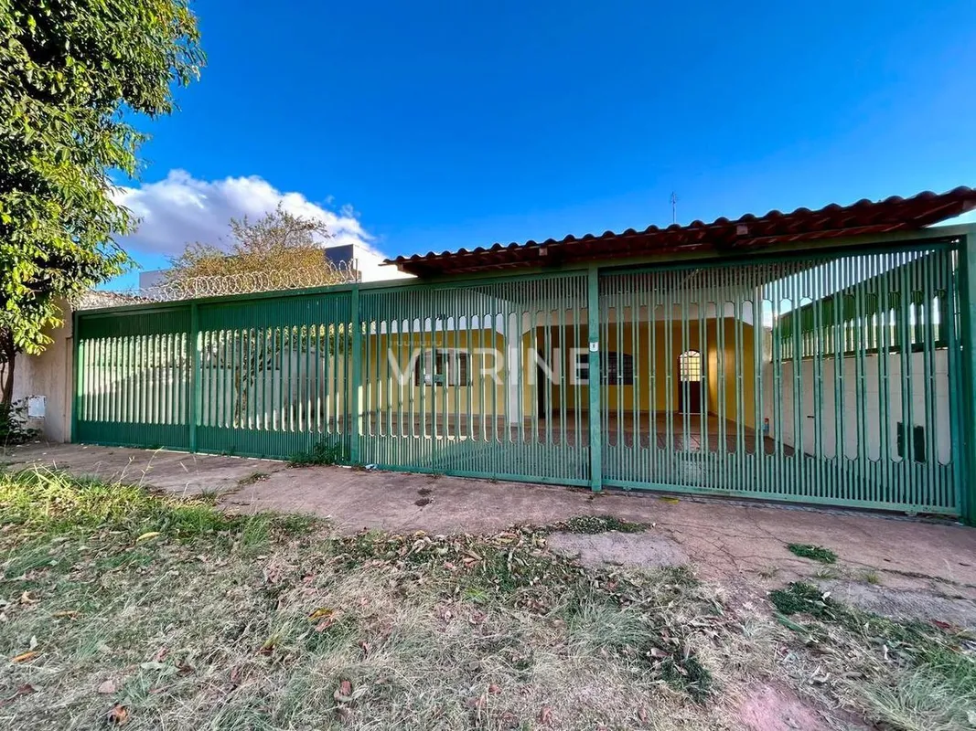 ??Quadra 01 Setor Sul Gama, excelente casa.? Lote 312m2 ? Área construída: 200 m...