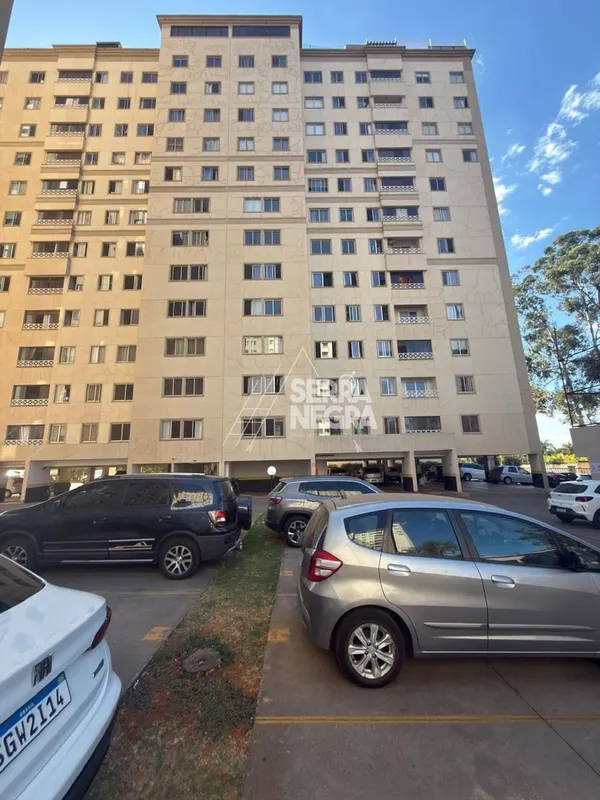 Apartamento de canto, localizado no 2º andar, com excelente distribuição e ambie...