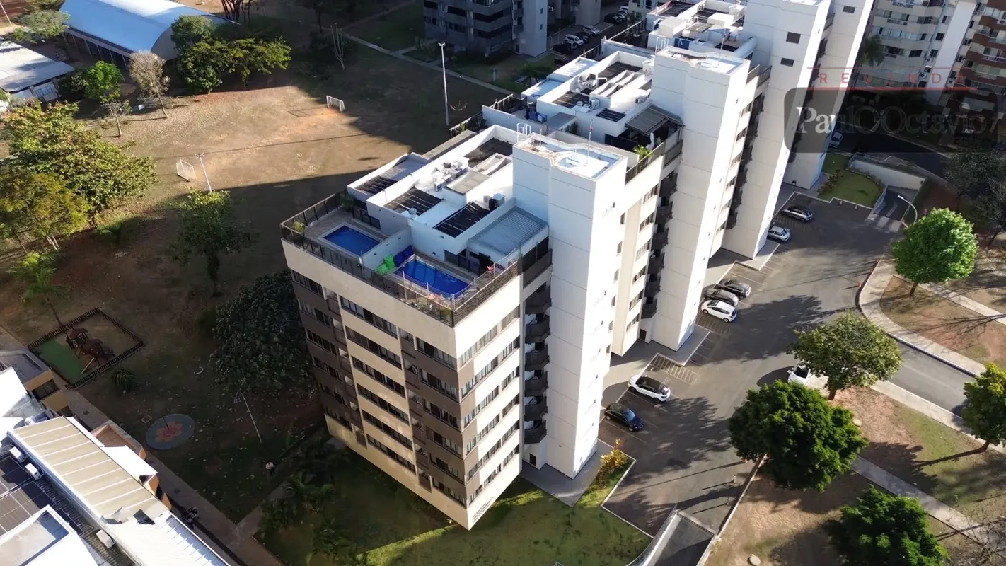 Cobertura de canto, nascente, na 211 Norte.Um imóvel com privaticade, ambientes ...
