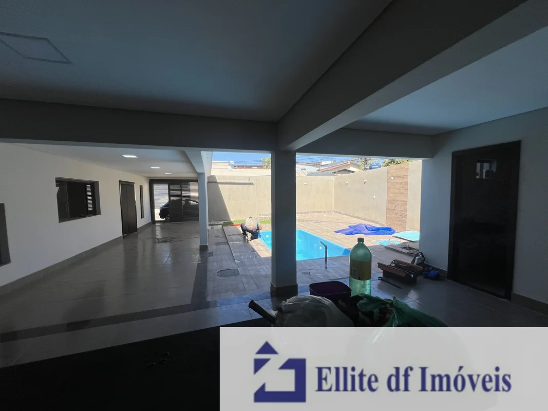 Imagine morar em uma charmosa casa na Colônia Agrícola Arniqueiras, em Águas Cla...