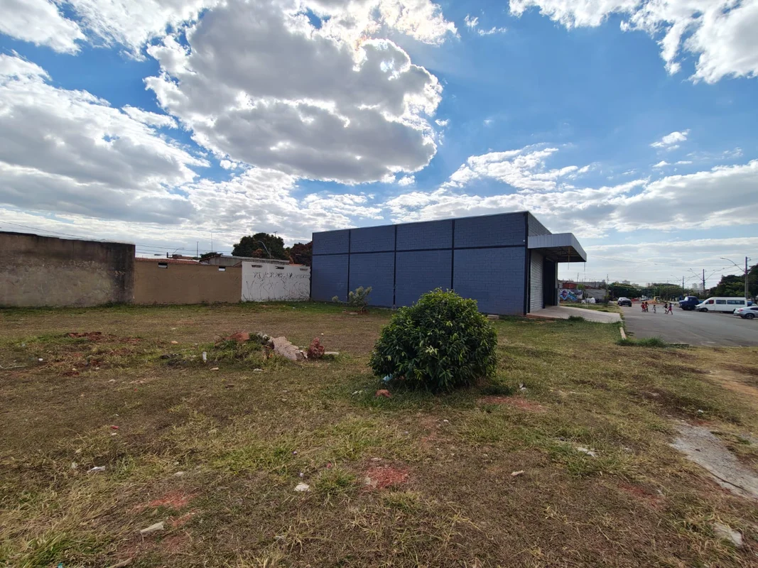 Fone 61 99881-6889* Lote comercial.* Riacho Fundo II. 300m². * Contrato de compr...