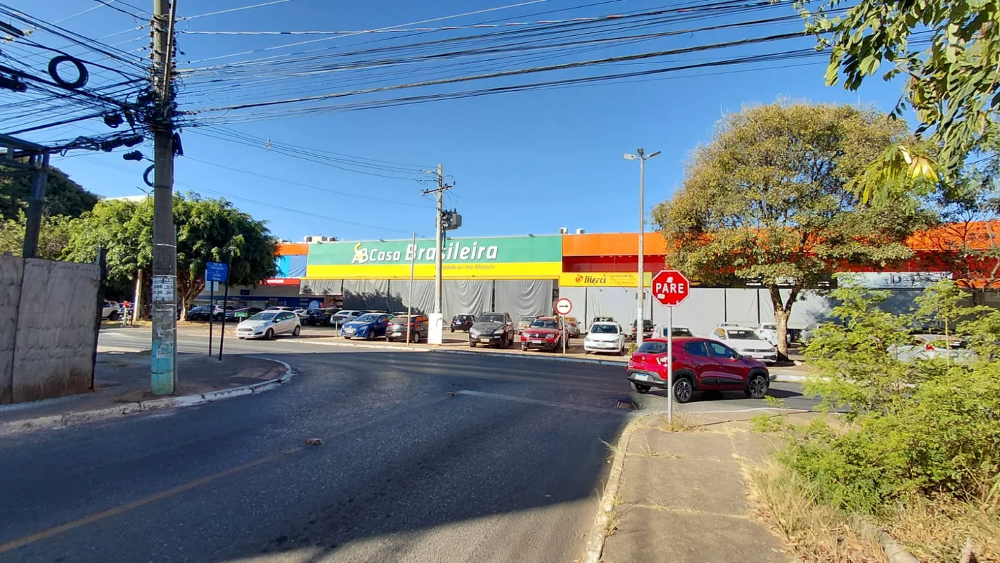  F&M IMOBILIÁRIA – VENDE COM EXCLUSIVIDADE QE 26 – Conjunto T, Guará II Casa de ...