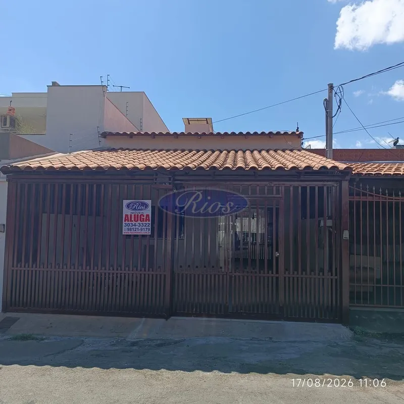 IMOBILIÁRIA RIOS ALUGA EXCELENTE CASA DE 4 QUARTOS (2 SUÍTES) NA AVENIDA CENTRAL...