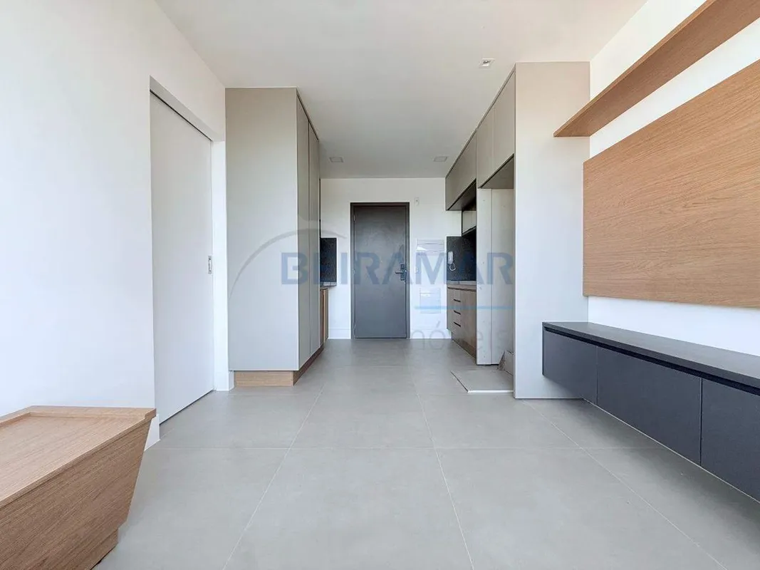 Se você procura um apartamento moderno, funcional e bem localizado, este imóvel ...