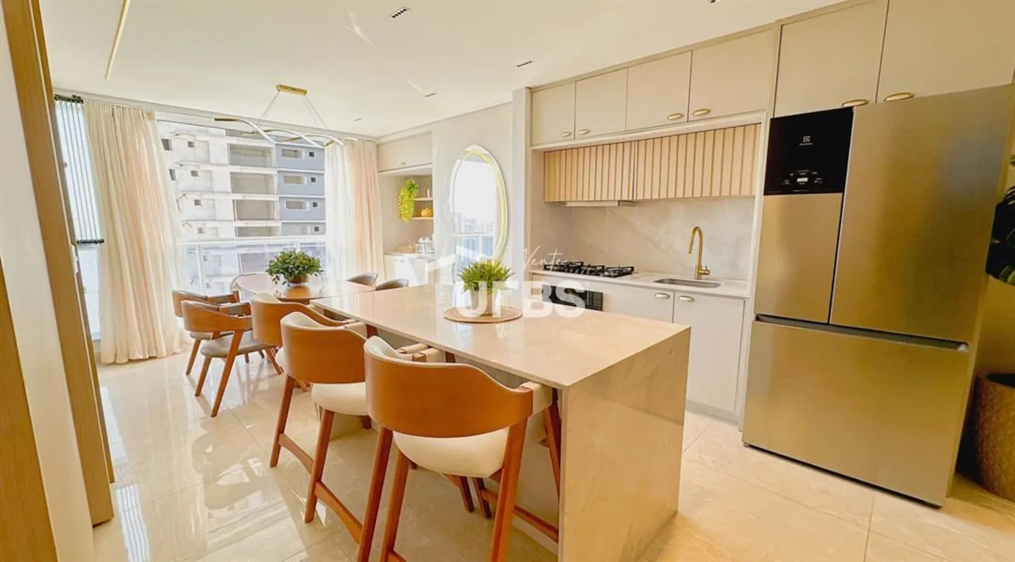COD U-0034452 - Apartamento com 90 m² de área privativa, totalmente decorado e m...