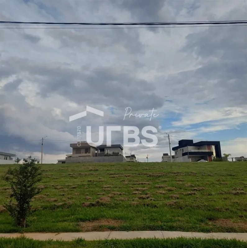 COD U-0029141 - Lote à vendaCondomínio de LuxoParqueville QuaresmeiraTrindade-Go...
