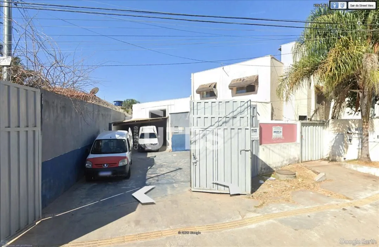 COD U-0032077 - Oportunidade Única: Imóvel Comercial Espaçoso no Jardim Santo An...