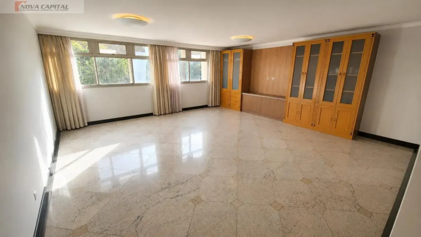 **APARTAMENTO À VENDA – SQS 207 SUL | ASA SUL – BRASÍLIA/DF**Excelente apartamen...