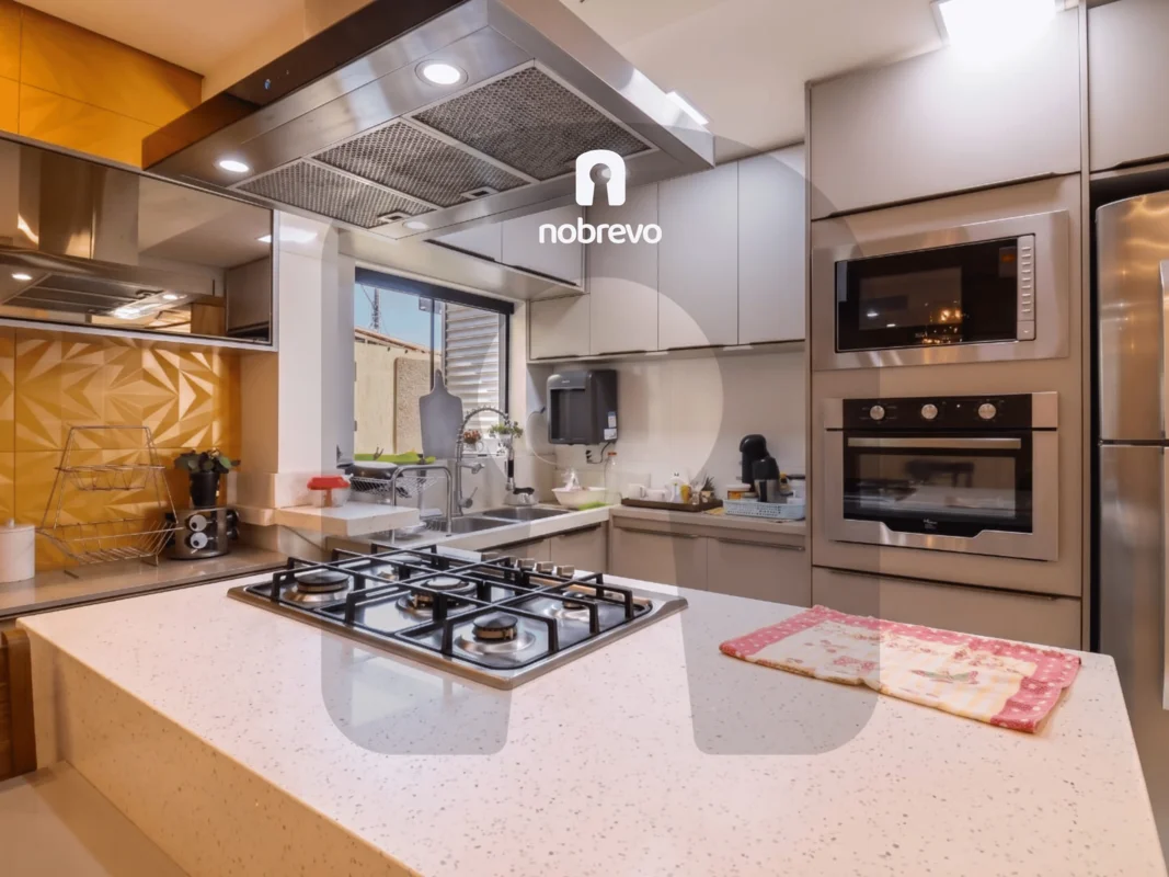 CASA DE ESQUINA | 4 SUÍTES, PISCINA E ARQUITETURA CONTEMPORÂNEA – QR 320, SAMAMB...