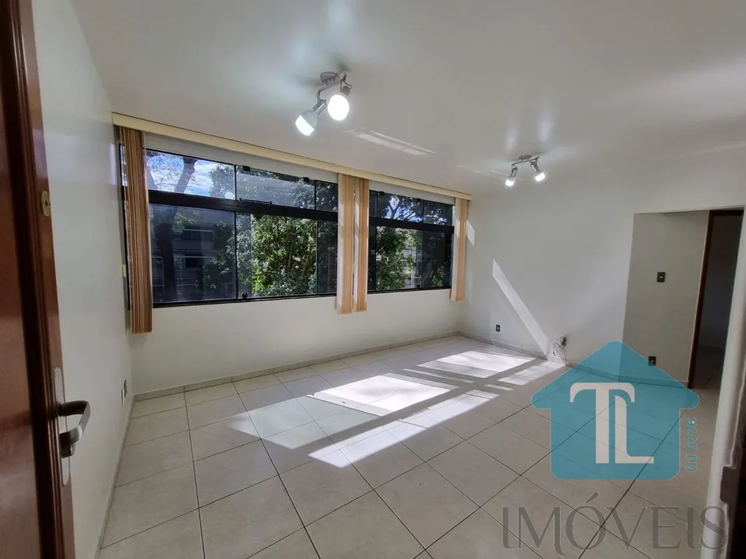 02 QUARTOS, SENDO 01 COM ARMÁRIO;SALA PARA DOIS AMBIENTES;BANHEIRO SOCIAL COM AR...