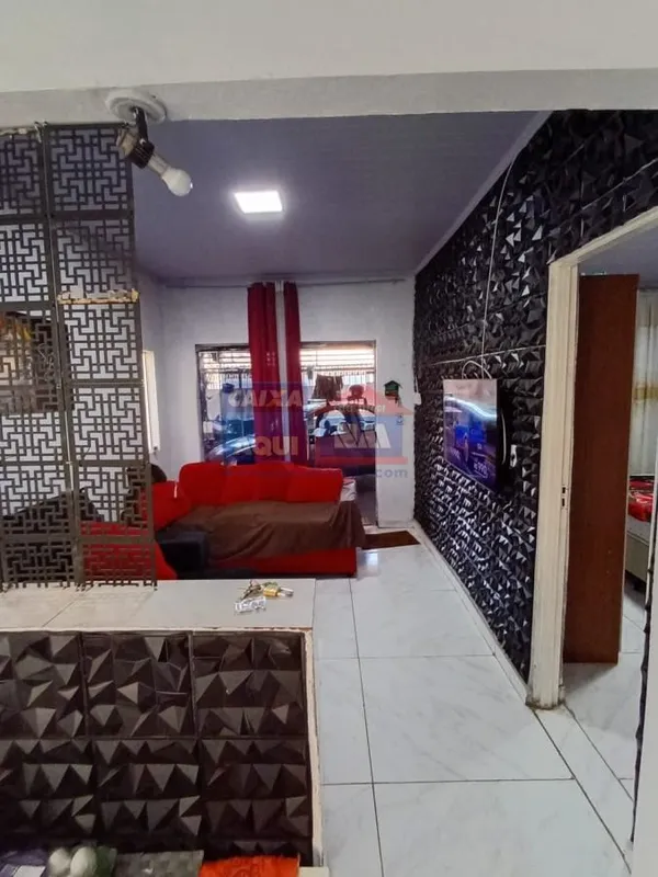 CASA À VENDA SAMAMBAIA SUL 02 quartos 02 vagas de garagem 110 m² de área útil Um...