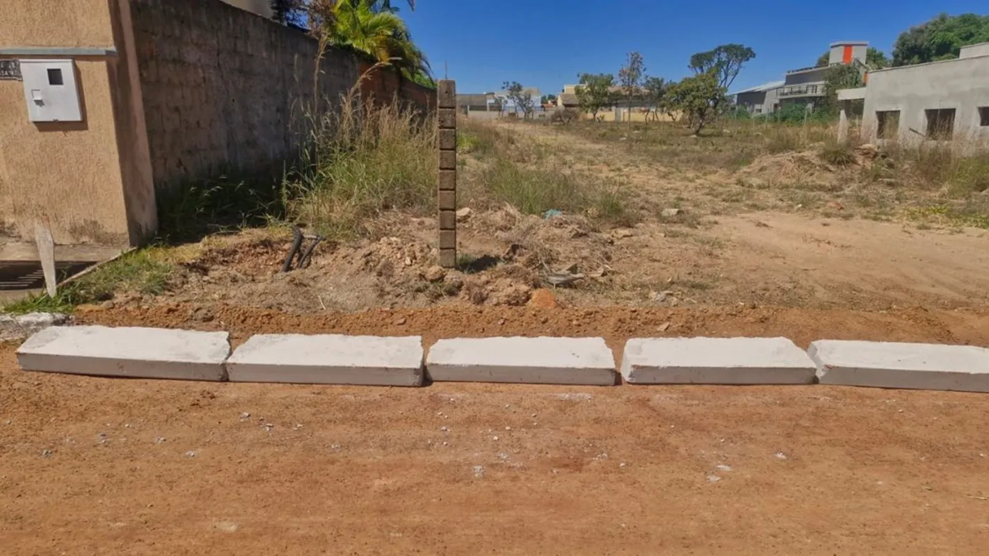 LOTE À VENDA NO JARDIM BOTÂNICO CONDOMÍNIO SÃO FRANCISCO IIExcelente oportunidad...