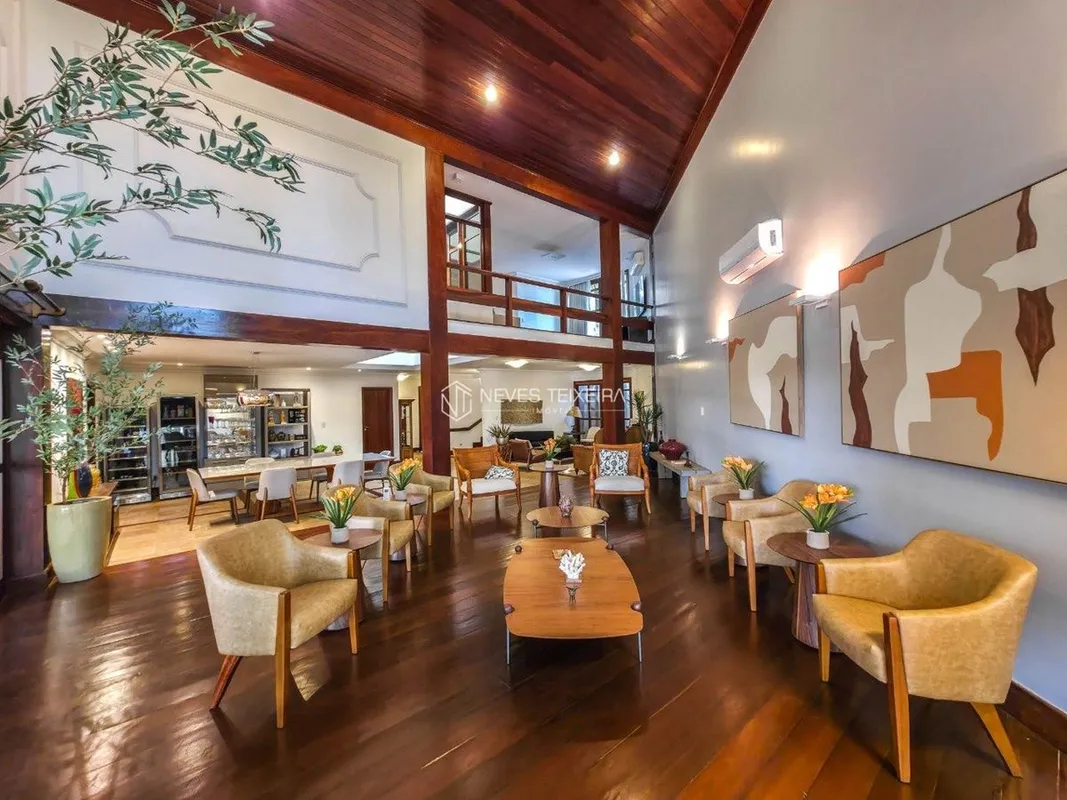 NEVES TEIXEIRA IMÓVEIS VENDEEspetacular casa de alto padrão localizada na SHIS Q...
