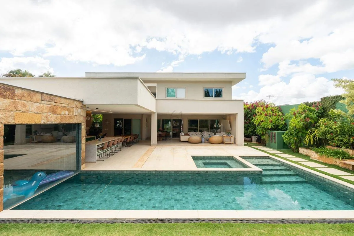 Arquitetura autoral, natureza ao redor e o privilégio de viver bem!Viver no Lago...