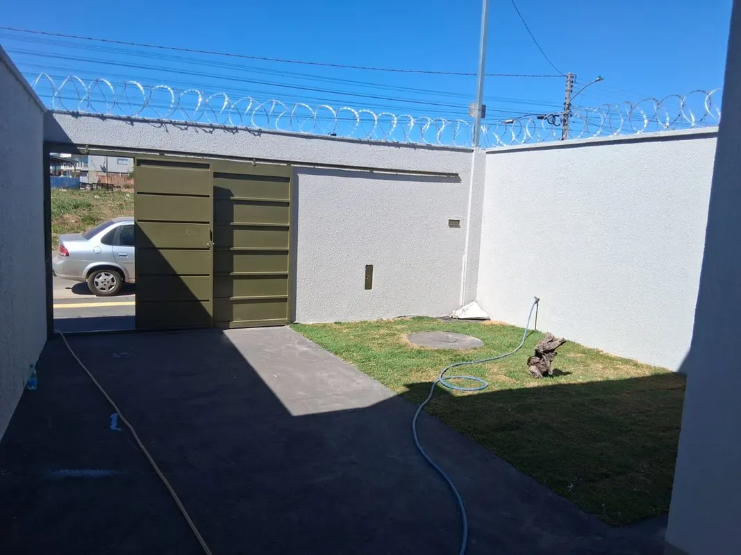 Uma excelente oportunidade para quem busca uma casa nova, moderna e pronta para ...