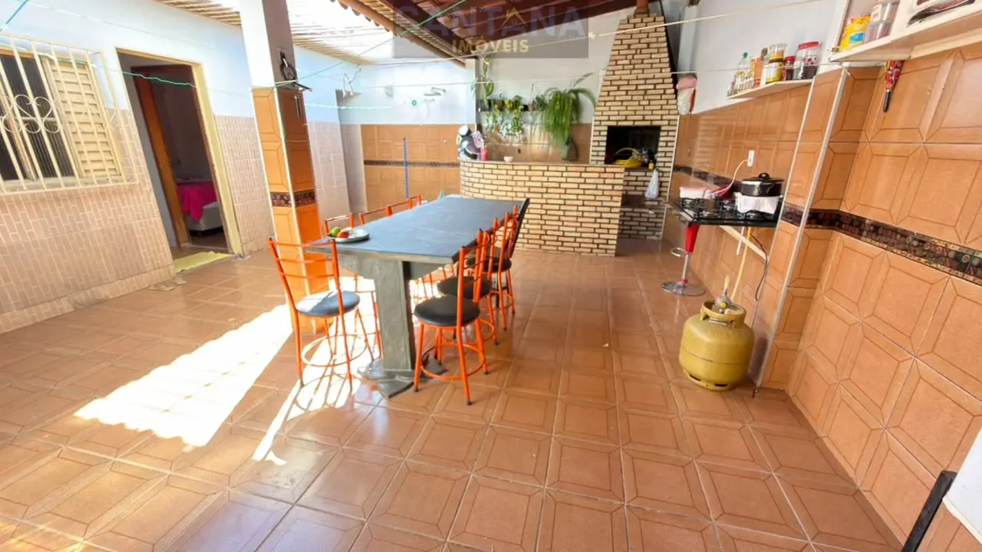 Imagine morar perto do Campus UNB, numa casa acolhedora em uma das melhores ruas...