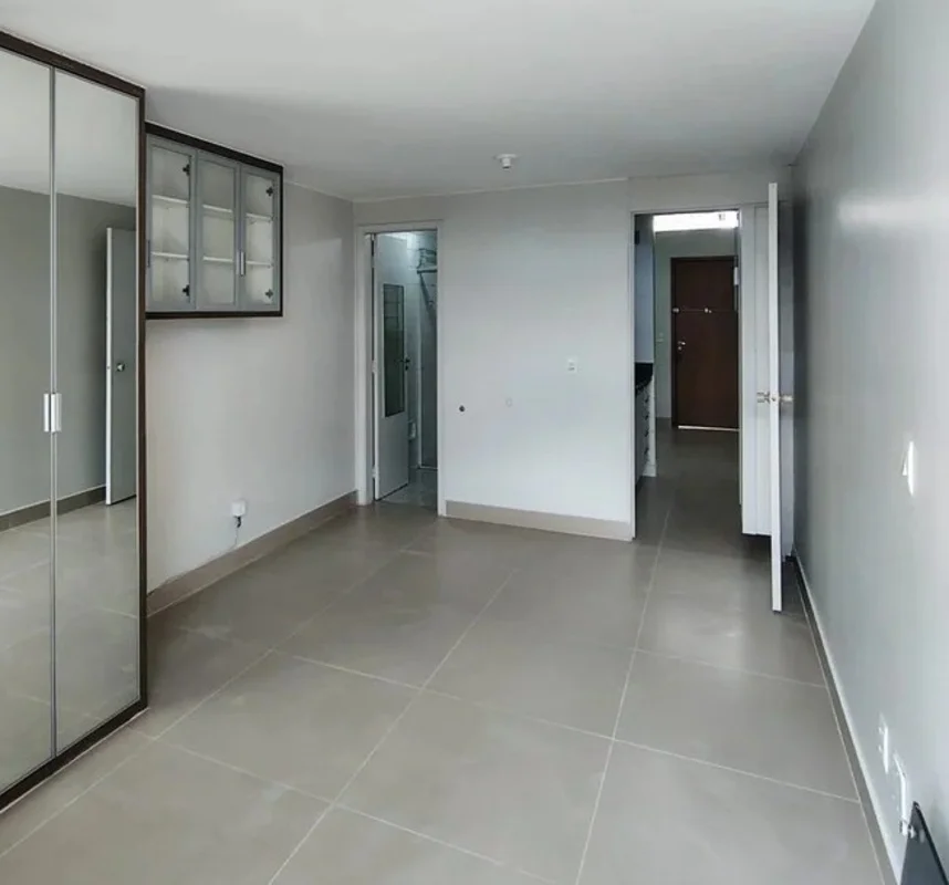 Kitnet Reformada à venda na CLN 316 - Asa Norte - 32m2-Vista Livre - IPTU Reside...