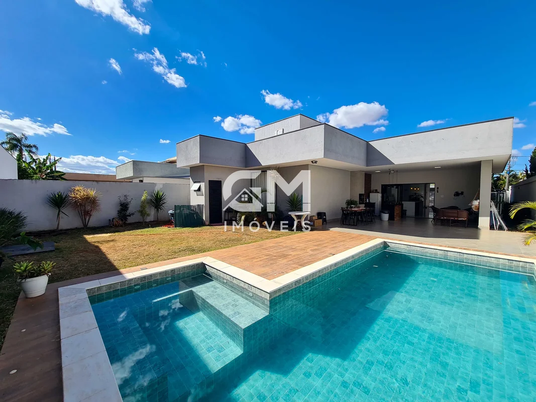 GM IMÓVEIS VENDE, casa à venda no Condomínio Alto da Boa VistaBela casa em lote ...