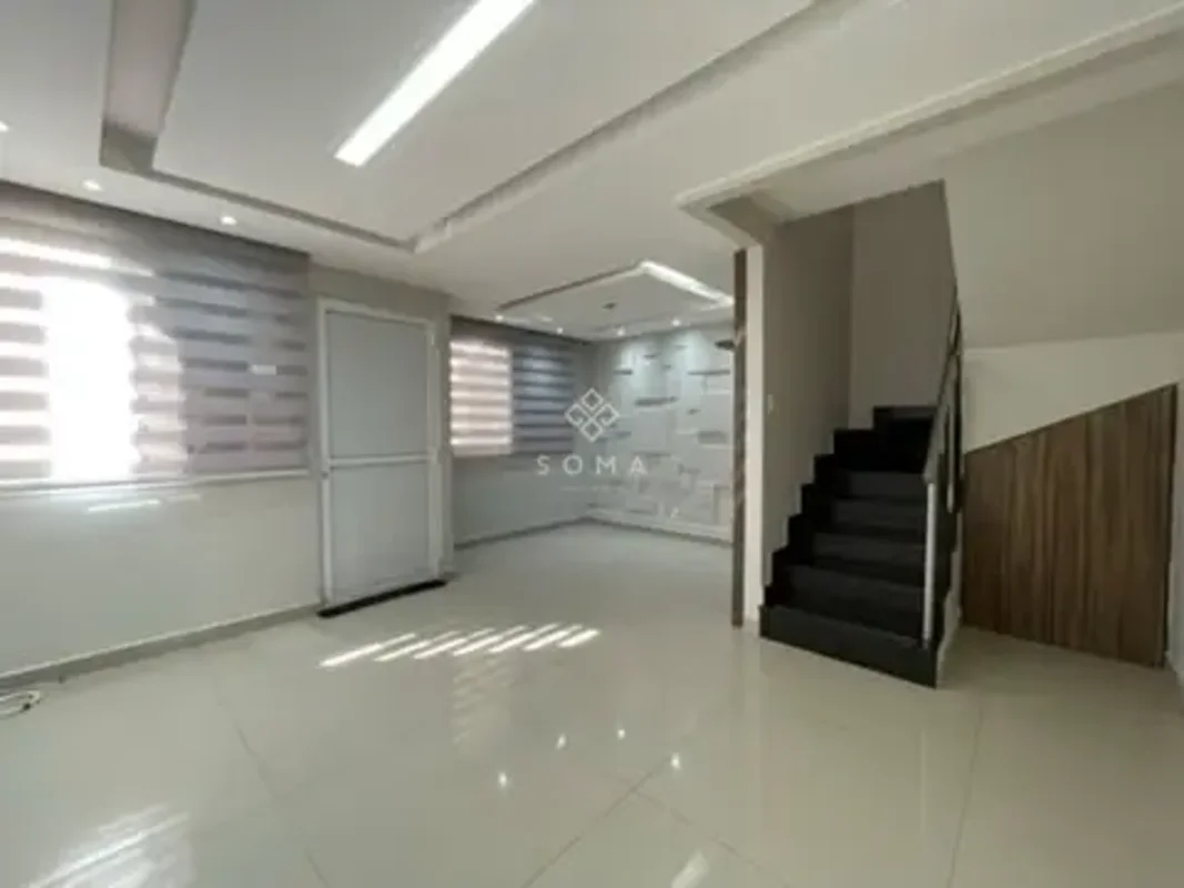 ESPCIFICAÇÕES DA CASA:- 03 Quartos com armários planejado e ar condicionado send...