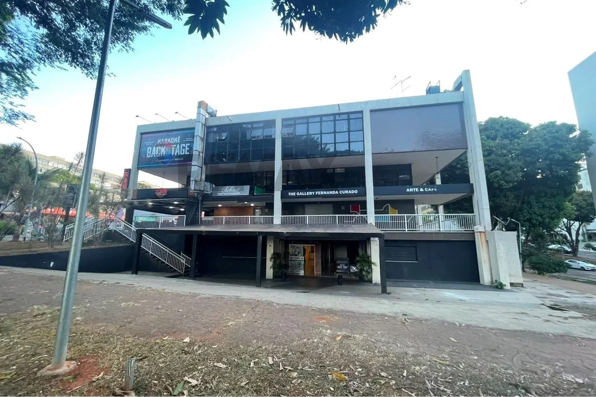 Loja de subsolo na 307 norte de esquina com frente para W1 , imóveis locados ren...