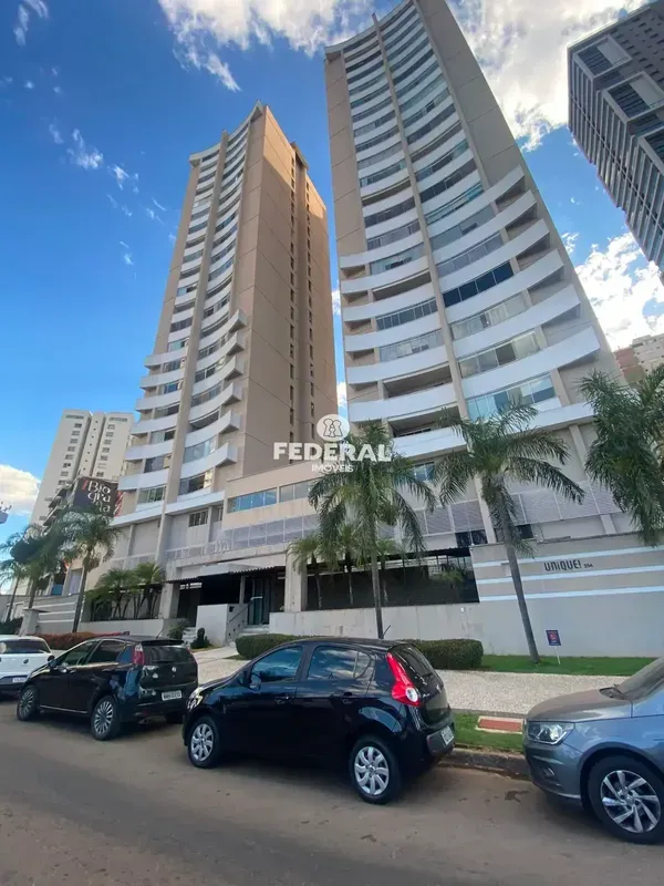 02 quartos, sendo 1 com armários, sala com painel, sacada, banheiro social, cozi...